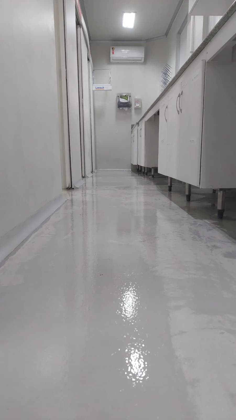 Preparação de substrato em obra de reforma industrial