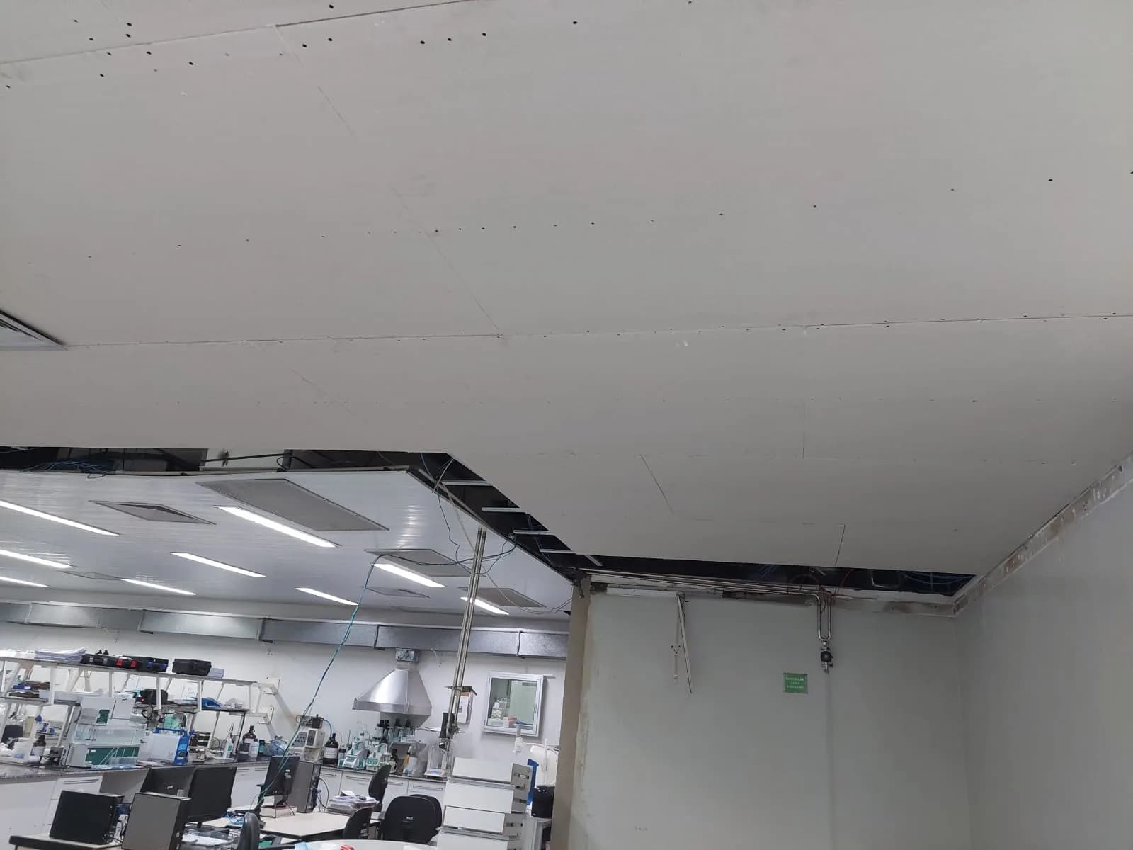 Detalhe de forro em execução